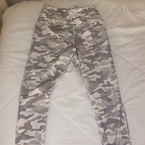 White camo leggings